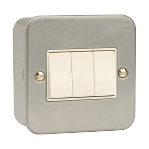 10Ax 3 Gang 2 Way Switch