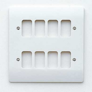 MK K3638WHI Frontplate 8 Module