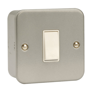 Click CL011 Switch 1G 2W & Box 10A Mclad