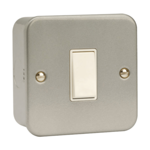 Click CL025 Switch 1G Int & Box10A Mclad