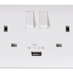Click CMA770 Socket 2G Swd & USB 13A Whi