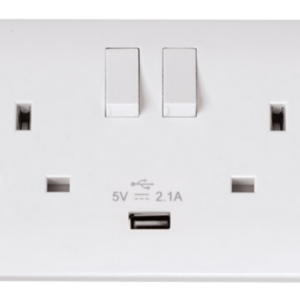 Click CMA770 Socket 2G Swd & USB 13A Whi