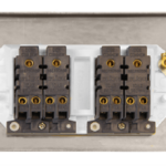 Click VPAB414BK Plateswitch 4G 2W 10A AB