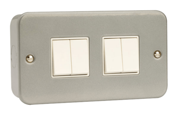 Click CL019 Switch 4G 2W & Box 10A Mclad