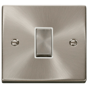 Click VPSC425WH Plateswitch 1G Int10A SC