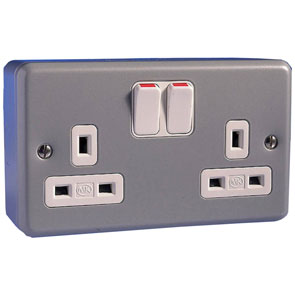 MK K2946ALM Socket 2G Switched 13A