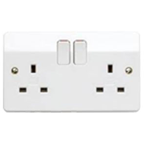 MK K2747WHI Socket 2G Switched 13A