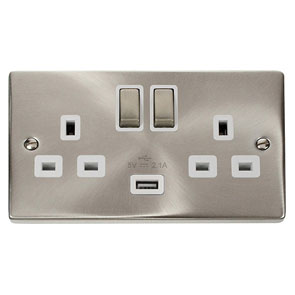 Click VPSC570WH Socket 2G Swd & USB 13A